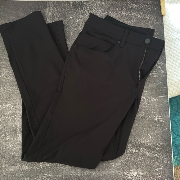 Lululemon men’s ABC pants. Black. 30/31. Worn Once. Amazing condition. - Picture 1 of 2